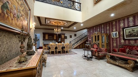 Rumah Mewah Posisi Hook Siap Huni dengan Hunian Nyaman dan Asri @Bintaro