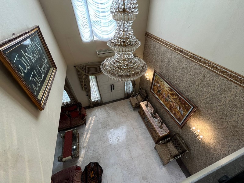 Rumah Mewah Posisi Hook Siap Huni dengan Hunian Nyaman dan Asri @Bintaro