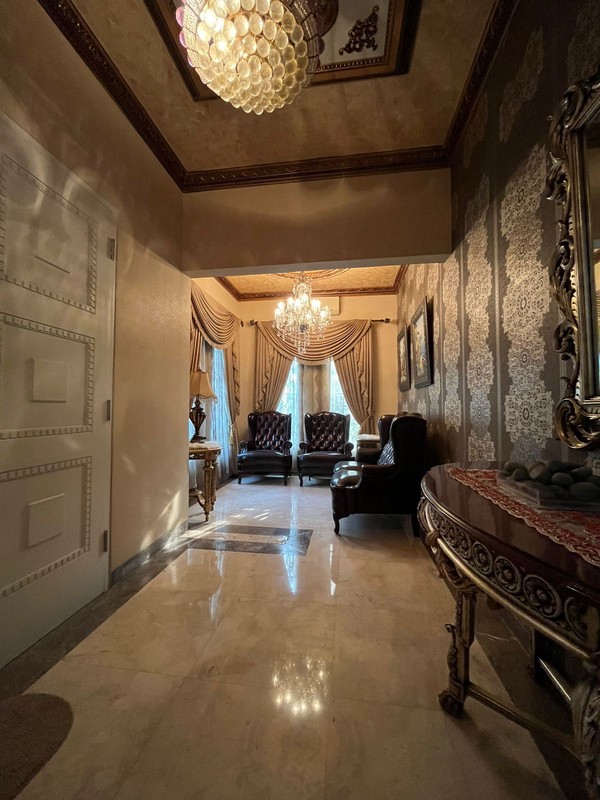 Rumah Mewah Posisi Hook Siap Huni dengan Hunian Nyaman dan Asri @Bintaro