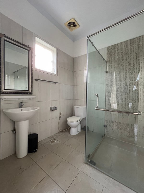 Rumah Mewah Posisi Hook Siap Huni dengan Hunian Nyaman dan Asri @Bintaro