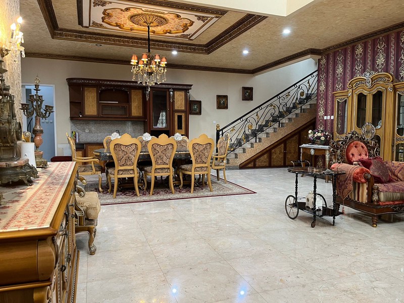 Rumah Mewah Posisi Hook Siap Huni dengan Hunian Nyaman dan Asri @Bintaro