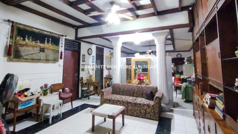 Rumah Lama di Benhil - Cocok untuk Rumah Kost atau Rumah Tinggal