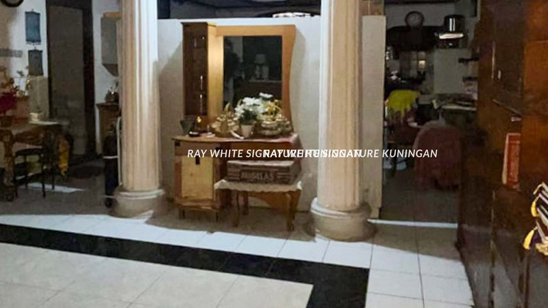 Rumah Lama di Benhil - Cocok untuk Rumah Kost atau Rumah Tinggal