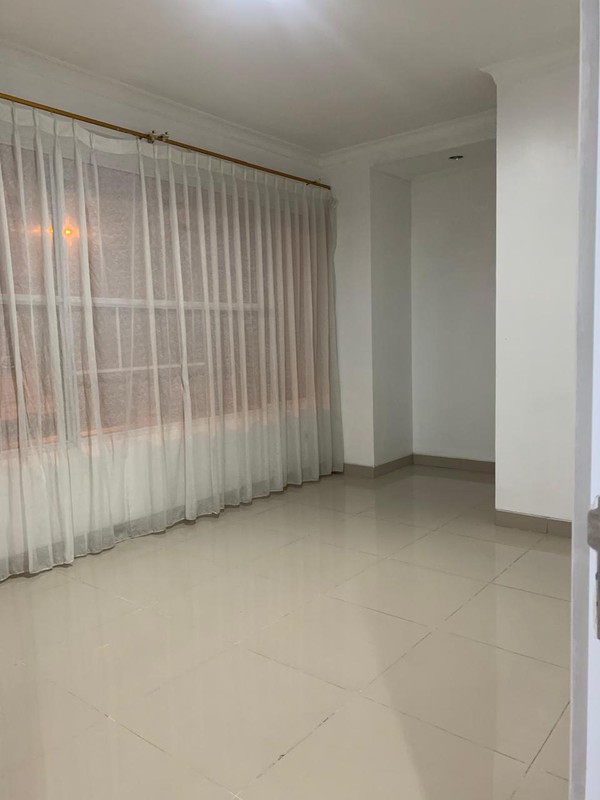 Rumah Nyaman di Malibu Village, Gading Serpong - Lingkungan Asri & Strategis