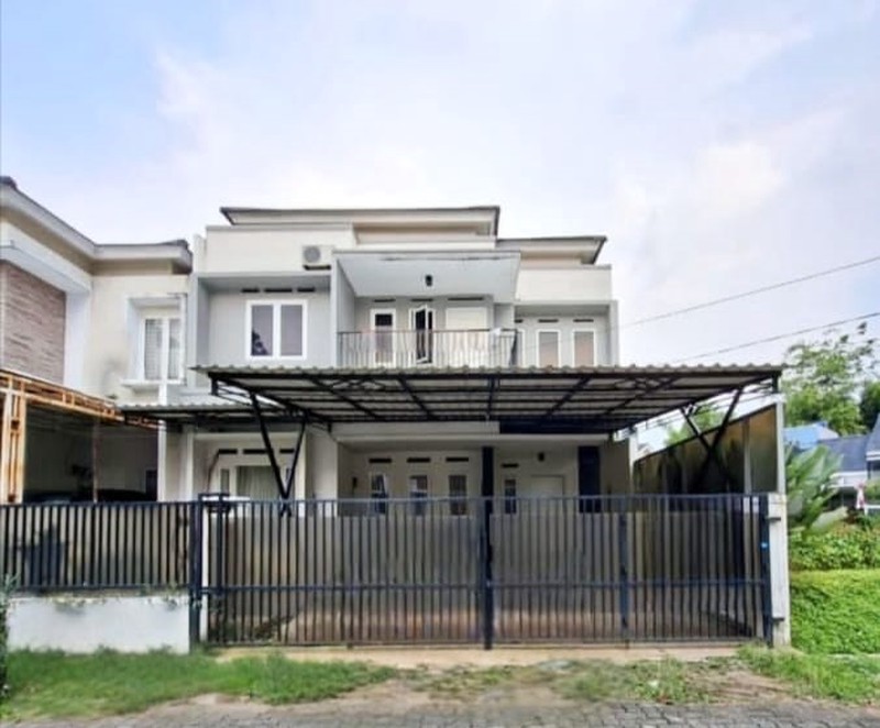 Rumah 2 Lantai, Bangunan Kokoh dan Rapih, Bebas banjir Lokasi strategis dekat ST. Sudimara