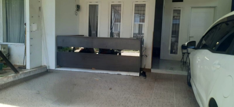 Rumah 2 Lantai, Bangunan Kokoh dan Rapih, Bebas banjir Lokasi strategis dekat ST. Sudimara