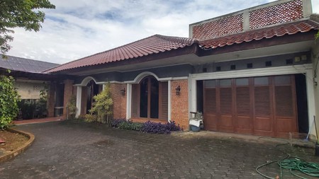 Rumah Bagus Di Jl H Saiyan Pondok Ranji Tangerang Selatan