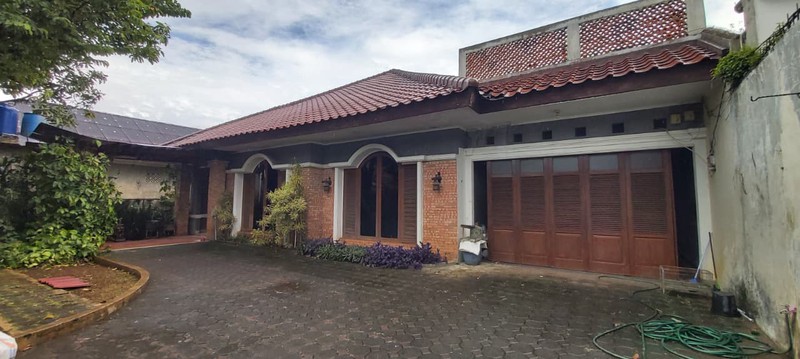 Rumah Bagus Di Jl H Saiyan Pondok Ranji Tangerang Selatan