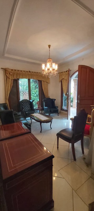 Rumah Bagus Di Jl H Saiyan Pondok Ranji Tangerang Selatan