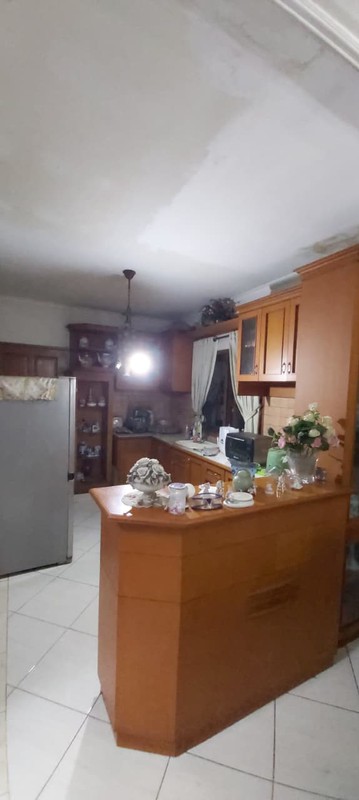 Rumah Bagus Di Jl H Saiyan Pondok Ranji Tangerang Selatan