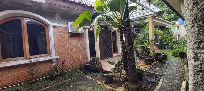 Rumah Bagus Di Jl H Saiyan Pondok Ranji Tangerang Selatan