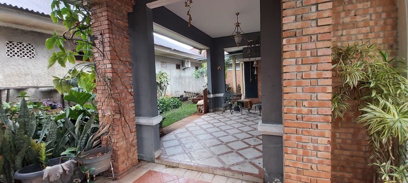 Rumah Bagus Di Jl H Saiyan Pondok Ranji Tangerang Selatan