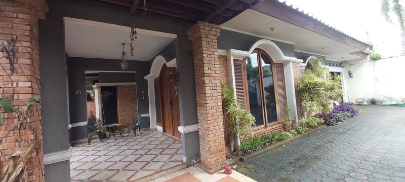 Rumah Bagus Di Jl H Saiyan Pondok Ranji Tangerang Selatan