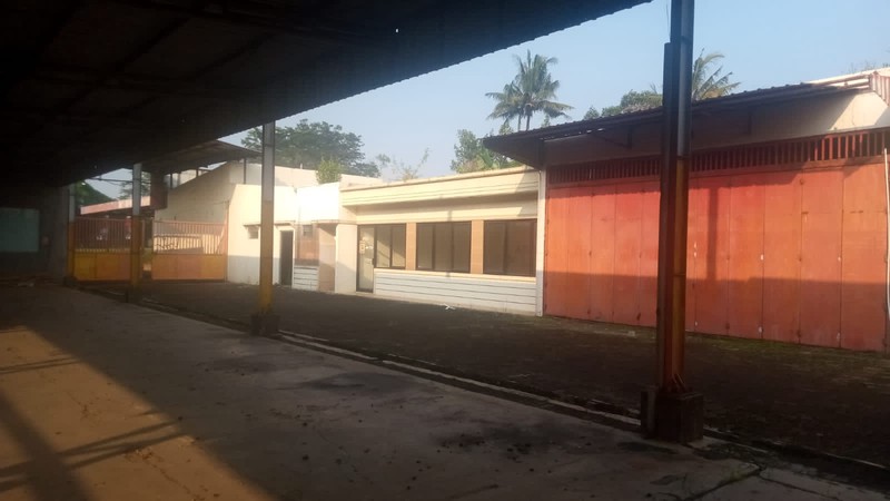 Bengkel Dan Gudang Di Lokasi Strategis Di Jl Pondok Cabe Raya Pamulang