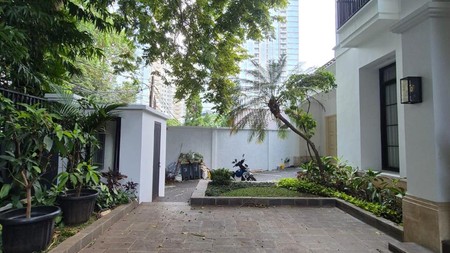 House for rent in Premium Area Kebayoran Baru