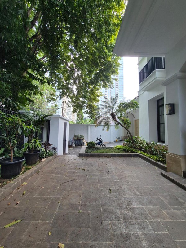 House for rent in Premium Area Kebayoran Baru