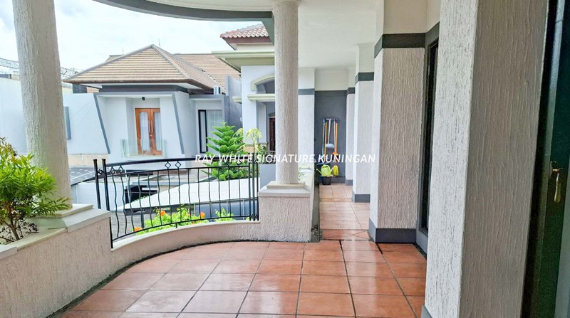 Rumah Siap Huni Lokasi Prime di Pondok Indah