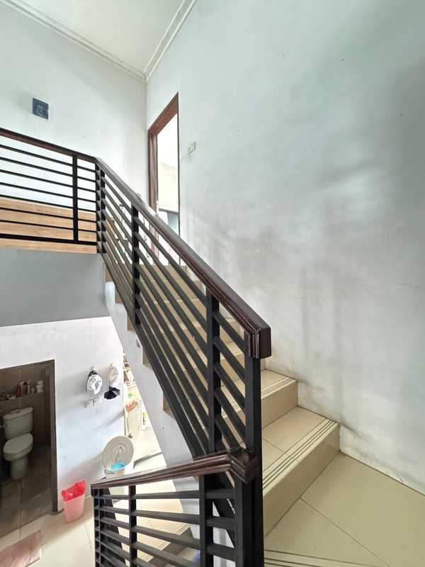 Rumah 3 Lantai dalam Komplek Pondok Cabe