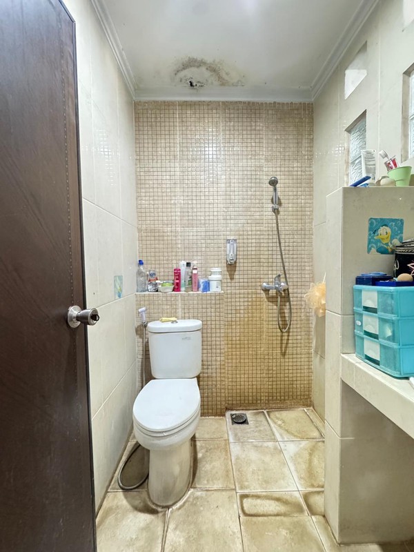 Rumah 3 Lantai dalam Komplek Pondok Cabe