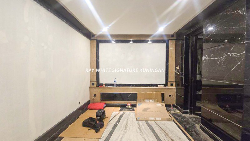 Rumah Baru dan Mewah di Lokasi Prestisius Pondok Indah