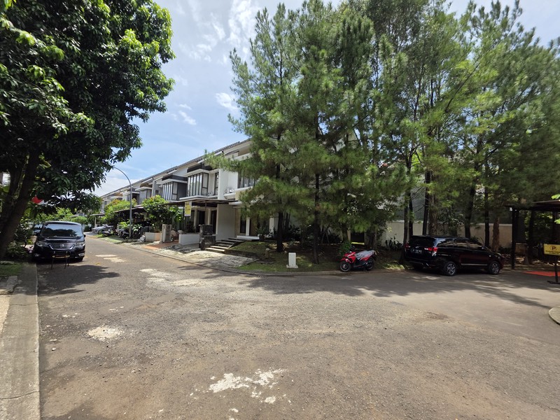 Rumah Bagus Hook Siap Huni Asri di Discovery Cielo, Bintaro Jaya Sektor 9
