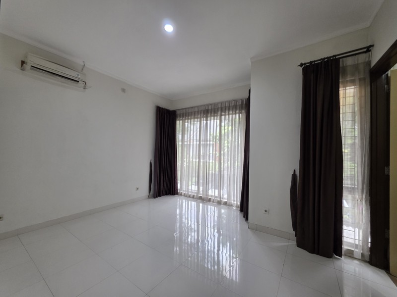 Rumah Bagus Hook Siap Huni Asri di Discovery Cielo, Bintaro Jaya Sektor 9