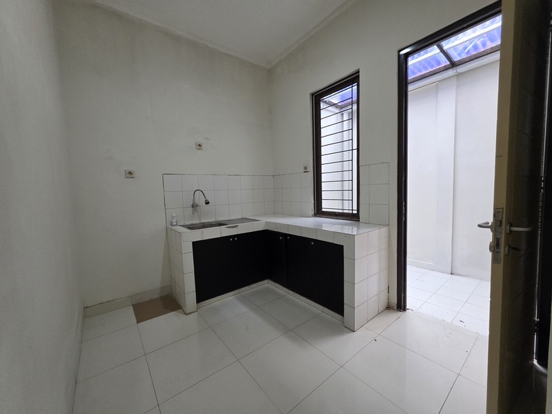 Rumah Bagus Hook Siap Huni Asri di Discovery Cielo, Bintaro Jaya Sektor 9