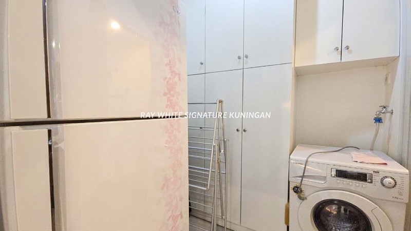 Apartemen Sahid Sudirman Residence Mid-floor 3 BR Full Furnished