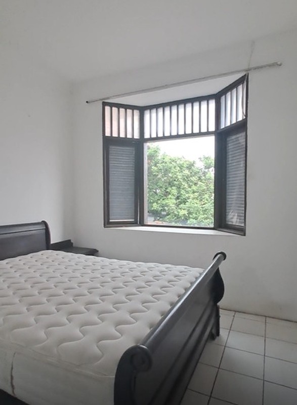 Rumah Cluster Pinggir Jalan Raya Strategis Dekat Ke Stasiun Kereta Api