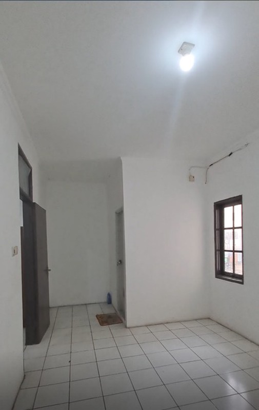 Rumah Cluster Pinggir Jalan Raya Strategis Dekat Ke Stasiun Kereta Api