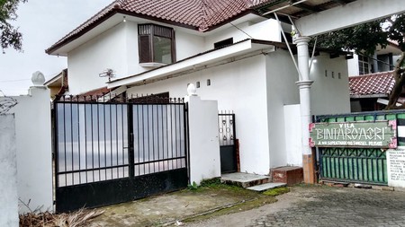 Rumah Cluster Pinggir Jalan Raya Strategis Dekat Ke Stasiun Kereta Api