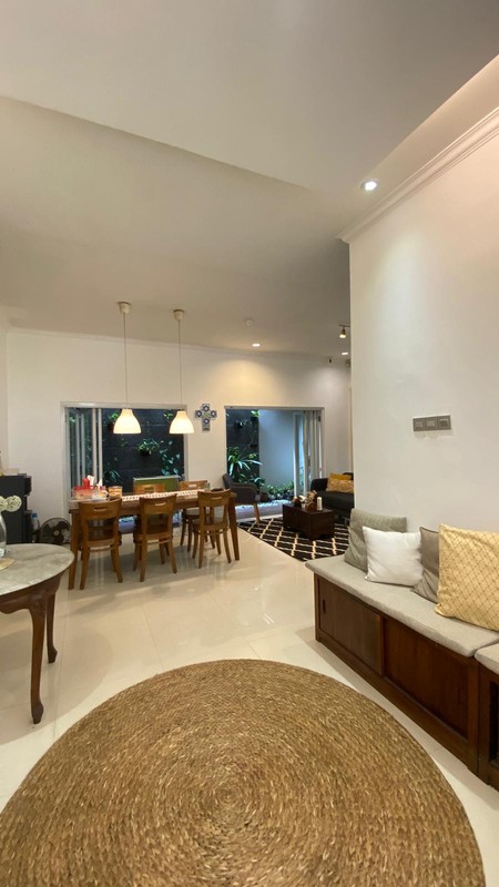 Rumah Bagus,dalam ruangan rapih di Bintaro Jaya 9