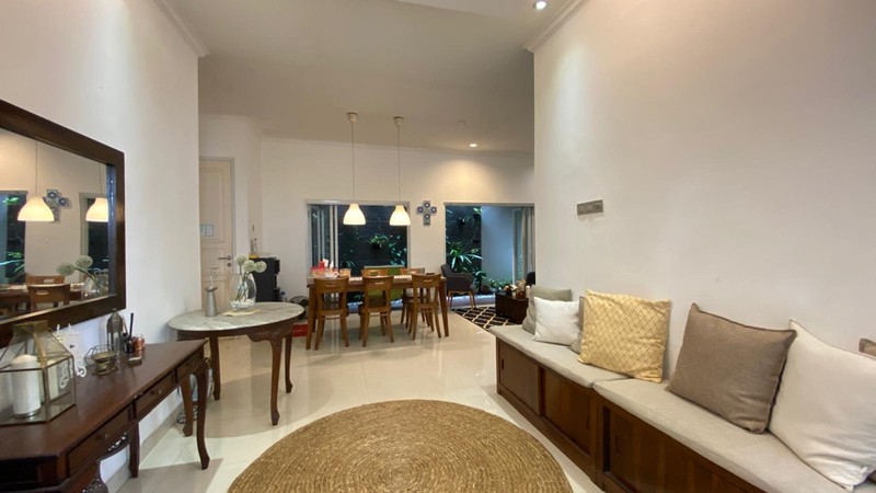 Rumah Bagus,dalam ruangan rapih di Bintaro Jaya 9