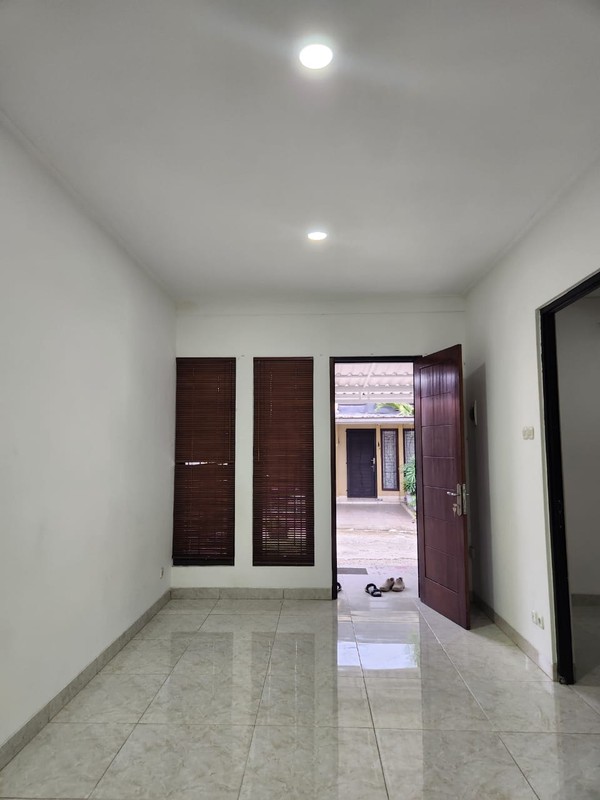Rumah Bagus 2 Lantai Dalam Cluster Siap Huni dengan Hunian Nyaman dan Asri @Ciputat