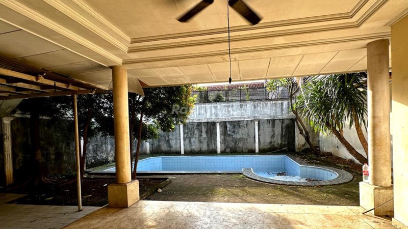 Rumah Komersil Di Jl Adiaksa Raya Lebak Bulus Jakarta Selatan Harga dekat NJOP Untuk Usaha Kuliner Guest House