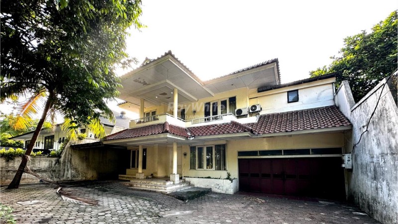Rumah Komersil Di Jl Adiaksa Raya Lebak Bulus Jakarta Selatan Harga dekat NJOP Untuk Usaha Kuliner Guest House
