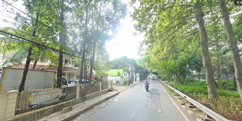 Rumah Komersil Di Jl Adiaksa Raya Lebak Bulus Jakarta Selatan Harga dekat NJOP Untuk Usaha Kuliner Guest House