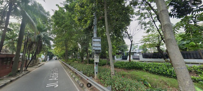 Rumah Komersil Di Jl Adiaksa Raya Lebak Bulus Jakarta Selatan Harga dekat NJOP Untuk Usaha Kuliner Guest House