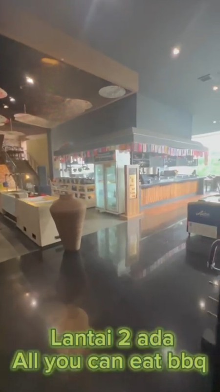 Disewakan Gedung Ex Resto Sidoarjo Kota - Raya Kahuripan Nirwana -kapasitas Ballroom 1000 Orang - Nol Jalan Raya - Parkiran Mobil Luas - 4 Unit Lift - Furnished Cocok Buat Segala Usaha