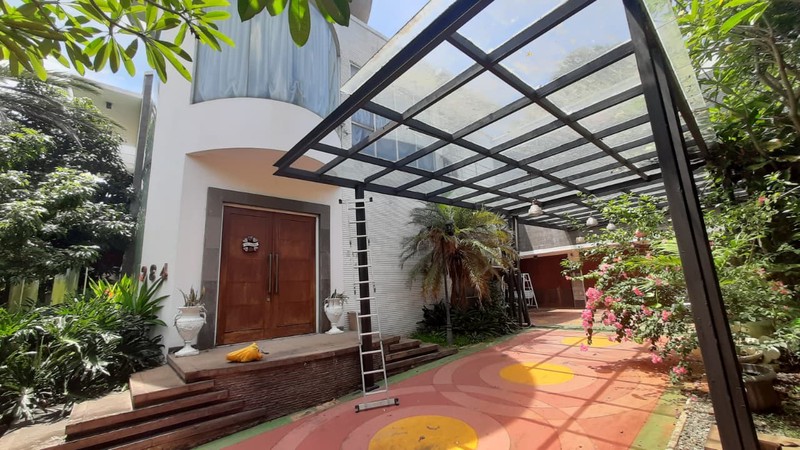 Rumah Asri dan Nyaman Lokasi Strategis di  Bintaro Jaya, Tangerang Selatan