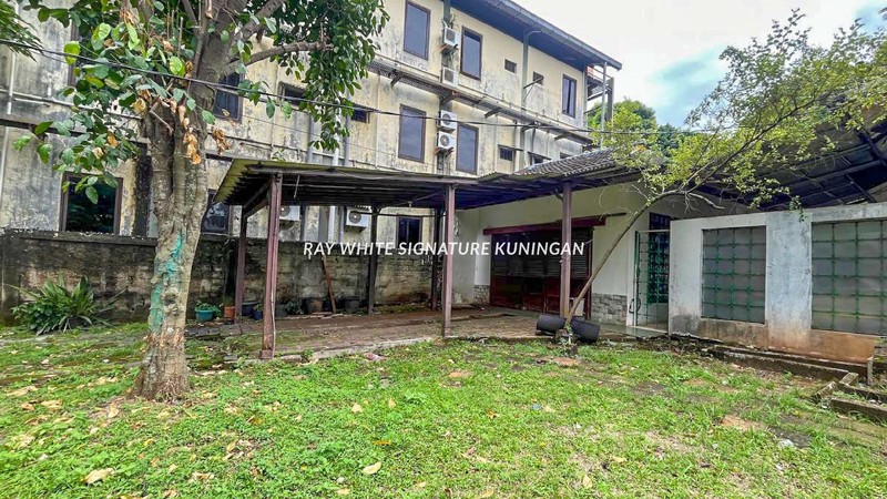 Dijual Rumah Hitung Tanah di Perumahan Flamboyan 