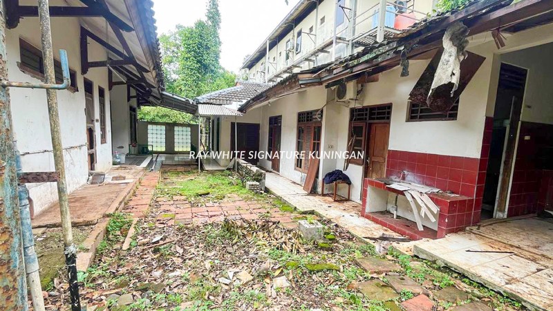 Dijual Rumah Hitung Tanah di Perumahan Flamboyan 