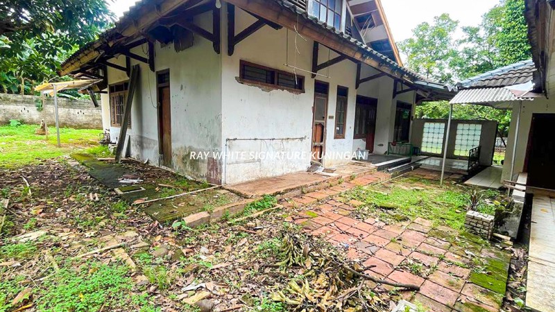 Dijual Rumah Hitung Tanah di Perumahan Flamboyan 