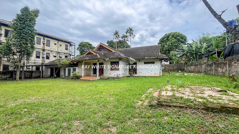 Dijual Rumah Hitung Tanah di Perumahan Flamboyan 