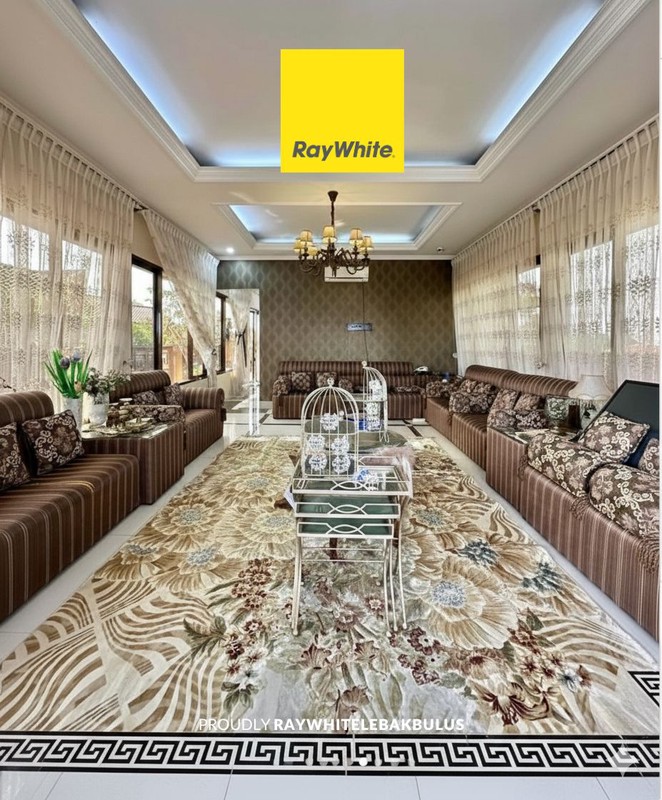 Dijual Rumah Mewah Full Furnished di dalam Komplek, Jatinegara, Jakarta Timur