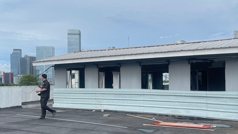 DISEWAKAN! RUANG USAHA COCOK UNTUK ROOFTOP BAD DI PRIME AREA WOLTER MONGINSIDI