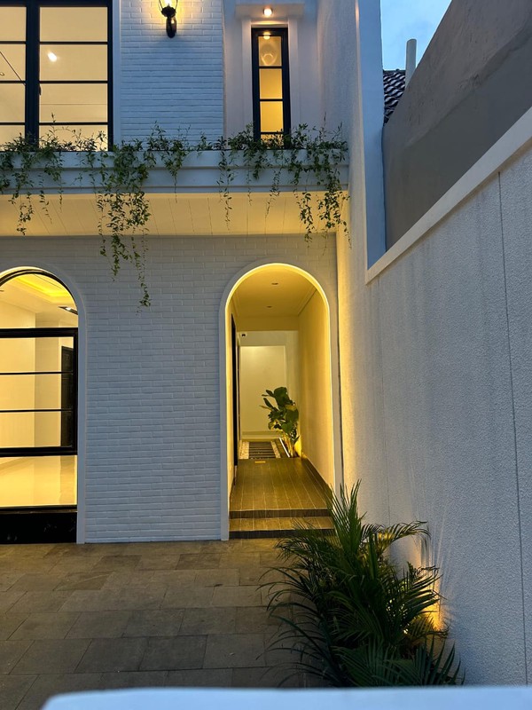 Dijual Rumah Baru Purimas Regency Gununganyar Rungkut Dekat Raya Merr, Nirwana Eksekutif