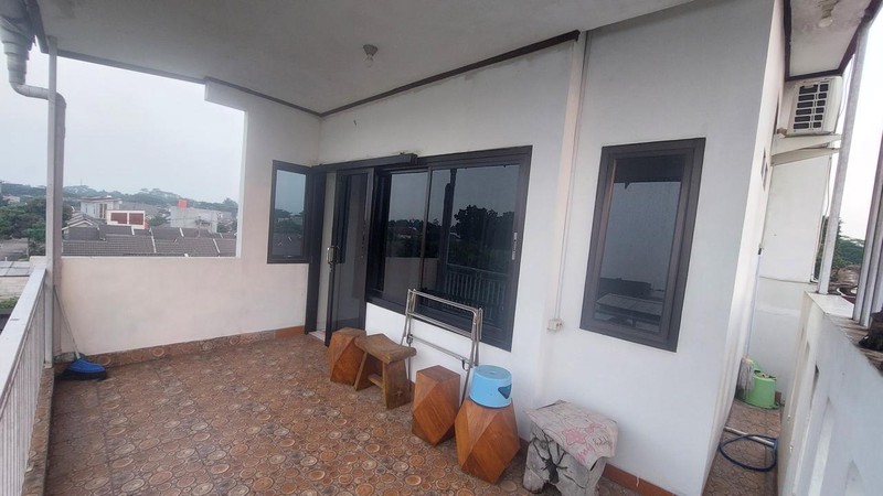 Dijual rumah di hook 3 lantai di Harvest city cibubur