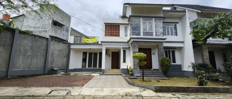 Dijual rumah cantik 2 tingkat dengan 3 parkir di bintaro permai dekat ke 4 toll