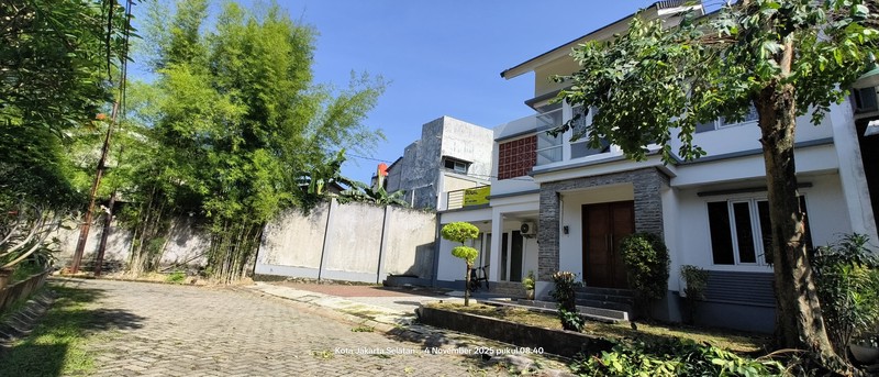 Dijual rumah cantik 2 tingkat dengan 3 parkir di bintaro permai dekat ke 4 toll
